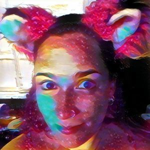 Meet your Posher, Lara